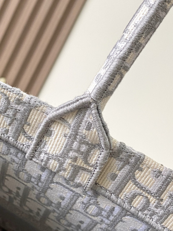 Large Diro Book Tote Grey-42cm [C21H6-084932] CELINE CHANEL ACCESSORIES LOEWE SHOES LOUIS VUITTON DIRO YSL OTHER BRAND HANDBAGS BALENCIAGA BOTTEGA VENETA GOYARD HERMES BURBERRY VALENTINO GUCCI FENDI MIUMIU CHLOE PRADA BVLGARI SUITCASE NEW ARRIVAL 