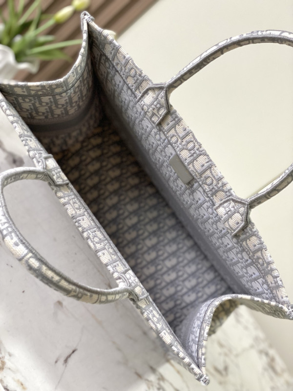 Large Diro Book Tote Grey-42cm [C21H6-084932] CELINE CHANEL ACCESSORIES LOEWE SHOES LOUIS VUITTON DIRO YSL OTHER BRAND HANDBAGS BALENCIAGA BOTTEGA VENETA GOYARD HERMES BURBERRY VALENTINO GUCCI FENDI MIUMIU CHLOE PRADA BVLGARI SUITCASE NEW ARRIVAL 