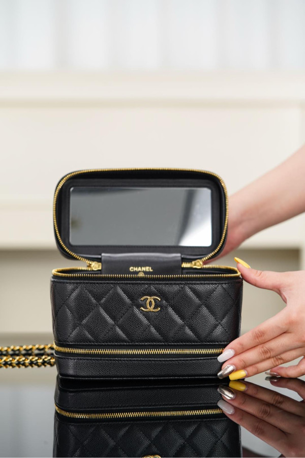 CL 25A COSMETIC BAG - 13*17*9cm [C21H0-092001] CELINE CHANEL ACCESSORIES LOEWE SHOES LOUIS VUITTON DIRO YSL OTHER BRAND HANDBAGS BALENCIAGA BOTTEGA VENETA GOYARD HERMES BURBERRY VALENTINO GUCCI FENDI MIUMIU CHLOE PRADA BVLGARI SUITCASE NEW ARRIVAL 