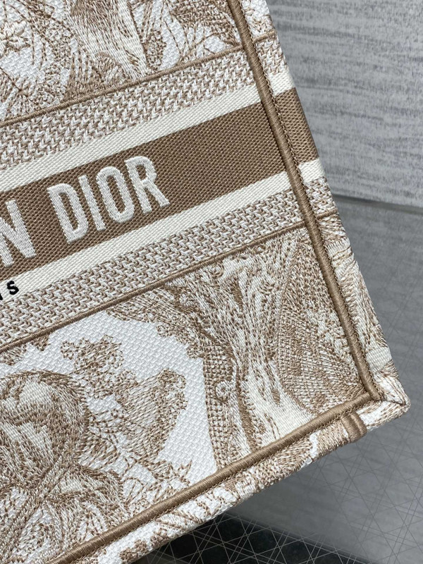 SMALL DIRO BOOK TOTE-26CM [C21EQ-082457] CELINE CHANEL ACCESSORIES LOEWE SHOES LOUIS VUITTON DIRO YSL OTHER BRAND HANDBAGS BALENCIAGA BOTTEGA VENETA GOYARD HERMES BURBERRY VALENTINO GUCCI FENDI MIUMIU CHLOE PRADA BVLGARI SUITCASE NEW ARRIVAL 