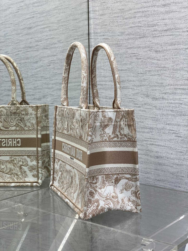 SMALL DIRO BOOK TOTE-26CM [C21EQ-082457] CELINE CHANEL ACCESSORIES LOEWE SHOES LOUIS VUITTON DIRO YSL OTHER BRAND HANDBAGS BALENCIAGA BOTTEGA VENETA GOYARD HERMES BURBERRY VALENTINO GUCCI FENDI MIUMIU CHLOE PRADA BVLGARI SUITCASE NEW ARRIVAL 