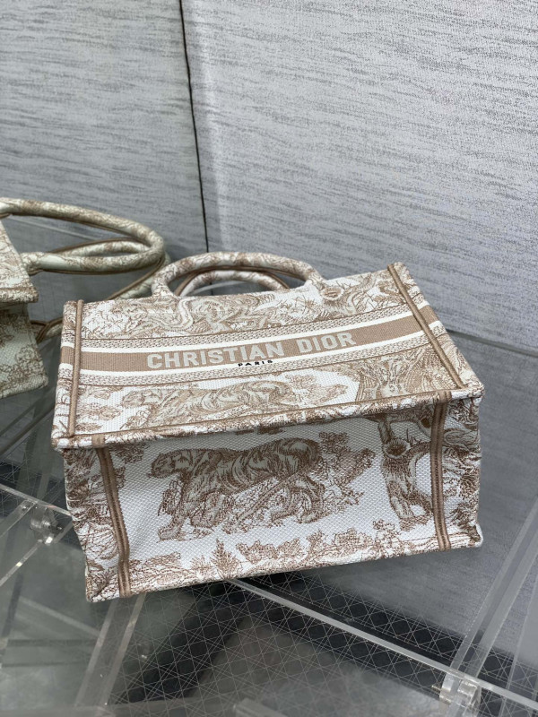 SMALL DIRO BOOK TOTE-26CM [C21EQ-082457] CELINE CHANEL ACCESSORIES LOEWE SHOES LOUIS VUITTON DIRO YSL OTHER BRAND HANDBAGS BALENCIAGA BOTTEGA VENETA GOYARD HERMES BURBERRY VALENTINO GUCCI FENDI MIUMIU CHLOE PRADA BVLGARI SUITCASE NEW ARRIVAL 