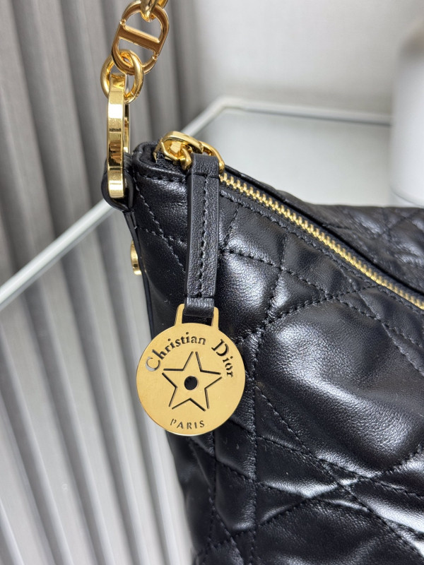 Dirostar Hobo Bag with Chain - 22*14.5*10CM [S3202] CELINE CHANEL ACCESSORIES LOEWE SHOES LOUIS VUITTON DIRO YSL OTHER BRAND HANDBAGS BALENCIAGA BOTTEGA VENETA GOYARD HERMES BURBERRY VALENTINO GUCCI FENDI MIUMIU CHLOE PRADA BVLGARI SUITCASE NEW ARRIVAL 