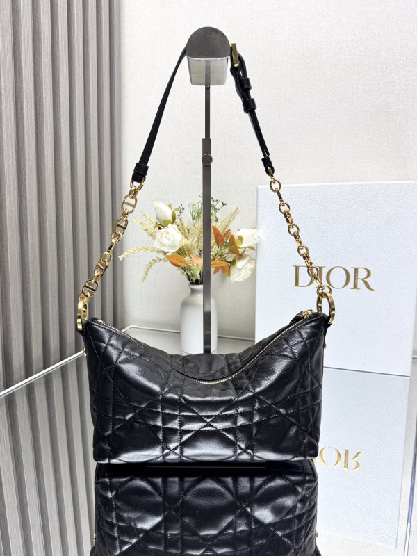 Dirostar Hobo Bag with Chain - 22*14.5*10CM [S3202] CELINE CHANEL ACCESSORIES LOEWE SHOES LOUIS VUITTON DIRO YSL OTHER BRAND HANDBAGS BALENCIAGA BOTTEGA VENETA GOYARD HERMES BURBERRY VALENTINO GUCCI FENDI MIUMIU CHLOE PRADA BVLGARI SUITCASE NEW ARRIVAL 