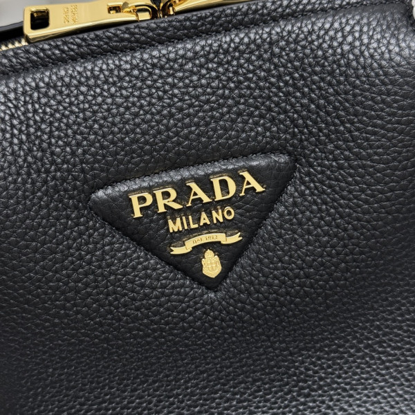 Prada Small leather bag - 23*21*10CM [1BC145-3] CELINE CHANEL ACCESSORIES LOEWE SHOES LOUIS VUITTON DIRO YSL OTHER BRAND HANDBAGS BALENCIAGA BOTTEGA VENETA GOYARD HERMES BURBERRY VALENTINO GUCCI FENDI MIUMIU CHLOE PRADA BVLGARI SUITCASE NEW ARRIVAL 