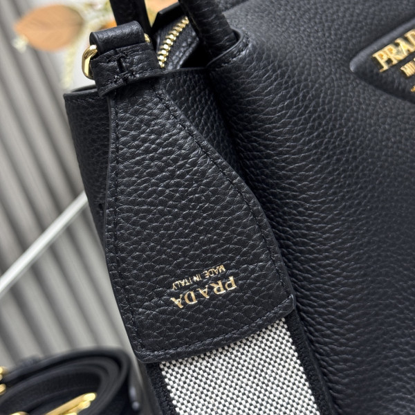 Prada Small leather bag - 23*21*10CM [1BC145-3] CELINE CHANEL ACCESSORIES LOEWE SHOES LOUIS VUITTON DIRO YSL OTHER BRAND HANDBAGS BALENCIAGA BOTTEGA VENETA GOYARD HERMES BURBERRY VALENTINO GUCCI FENDI MIUMIU CHLOE PRADA BVLGARI SUITCASE NEW ARRIVAL 
