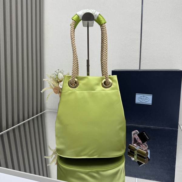 Prada Mariner Re-Nylon small bucket bag [1BE082] CELINE CHANEL ACCESSORIES LOEWE SHOES LOUIS VUITTON DIRO YSL OTHER BRAND HANDBAGS BALENCIAGA BOTTEGA VENETA GOYARD HERMES BURBERRY VALENTINO GUCCI FENDI MIUMIU CHLOE PRADA BVLGARI SUITCASE NEW ARRIVAL 