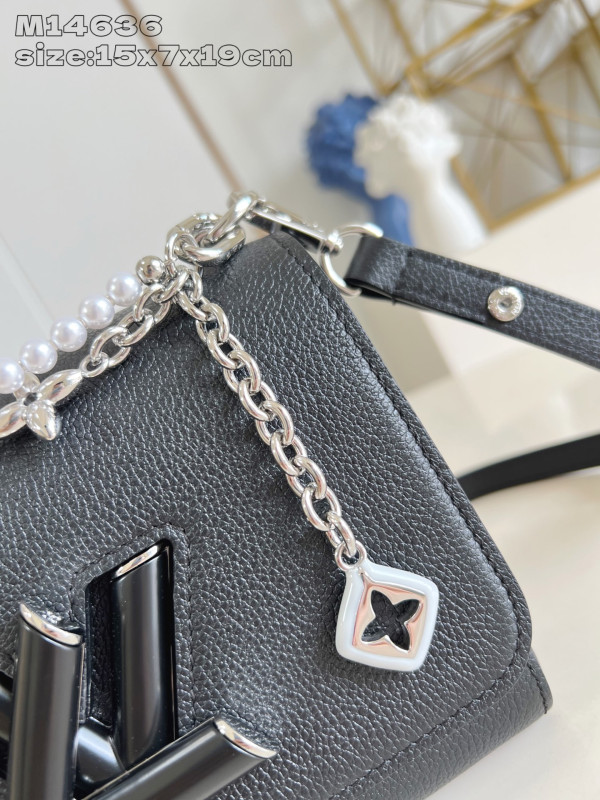 LOUIS VUITTON TWIST PM SLIM-15*7*19CM [M14636黑] CELINE CHANEL ACCESSORIES LOEWE SHOES LOUIS VUITTON DIRO YSL OTHER BRAND HANDBAGS BALENCIAGA BOTTEGA VENETA GOYARD HERMES BURBERRY VALENTINO GUCCI FENDI MIUMIU CHLOE PRADA BVLGARI SUITCASE NEW ARRIVAL 