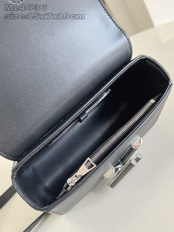 LOUIS VUITTON TWIST PM SLIM-15*7*19CM [M14636黑] CELINE CHANEL ACCESSORIES LOEWE SHOES LOUIS VUITTON DIRO YSL OTHER BRAND HANDBAGS BALENCIAGA BOTTEGA VENETA GOYARD HERMES BURBERRY VALENTINO GUCCI FENDI MIUMIU CHLOE PRADA BVLGARI SUITCASE NEW ARRIVAL 