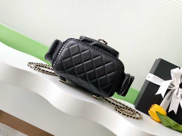 Chanel Backpack, Mesh, shiny lambskin & gold-tone metal [C21EK-030745] CELINE CHANEL ACCESSORIES LOEWE SHOES LOUIS VUITTON DIRO YSL OTHER BRAND HANDBAGS BALENCIAGA BOTTEGA VENETA GOYARD HERMES BURBERRY VALENTINO GUCCI FENDI MIUMIU CHLOE PRADA BVLGARI SUITCASE NEW ARRIVAL 