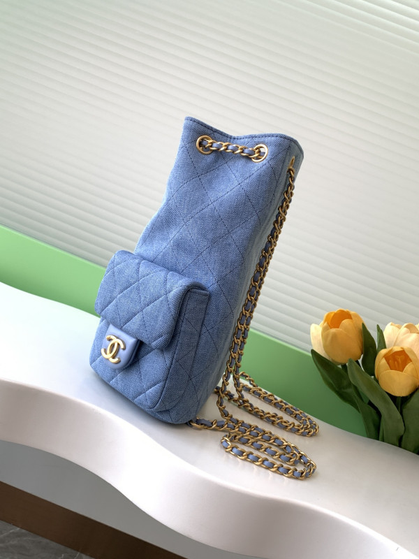 CL Backpack Denim - 24.5x18x8cm [C21EK-025623] CELINE CHANEL ACCESSORIES LOEWE SHOES LOUIS VUITTON DIRO YSL OTHER BRAND HANDBAGS BALENCIAGA BOTTEGA VENETA GOYARD HERMES BURBERRY VALENTINO GUCCI FENDI MIUMIU CHLOE PRADA BVLGARI SUITCASE NEW ARRIVAL 
