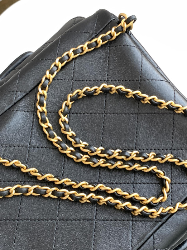 CL BACKPACK LAMBSKIN - 24.5*18*8CM [C21EK-025519] CELINE CHANEL ACCESSORIES LOEWE SHOES LOUIS VUITTON DIRO YSL OTHER BRAND HANDBAGS BALENCIAGA BOTTEGA VENETA GOYARD HERMES BURBERRY VALENTINO GUCCI FENDI MIUMIU CHLOE PRADA BVLGARI SUITCASE NEW ARRIVAL 