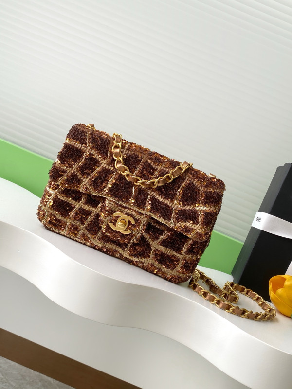 CL Classic Flap Bag Sequins Bag 21cm [C21EK-024639] CELINE CHANEL ACCESSORIES LOEWE SHOES LOUIS VUITTON DIRO YSL OTHER BRAND HANDBAGS BALENCIAGA BOTTEGA VENETA GOYARD HERMES BURBERRY VALENTINO GUCCI FENDI MIUMIU CHLOE PRADA BVLGARI SUITCASE NEW ARRIVAL 