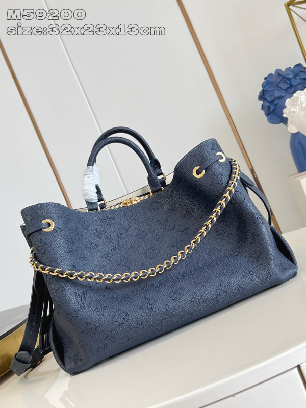 LOUIS VUITTON BELLA TOTE [M59200深蓝] CELINE CHANEL ACCESSORIES LOEWE SHOES LOUIS VUITTON DIRO YSL OTHER BRAND HANDBAGS BALENCIAGA BOTTEGA VENETA GOYARD HERMES BURBERRY VALENTINO GUCCI FENDI MIUMIU CHLOE PRADA BVLGARI SUITCASE NEW ARRIVAL 