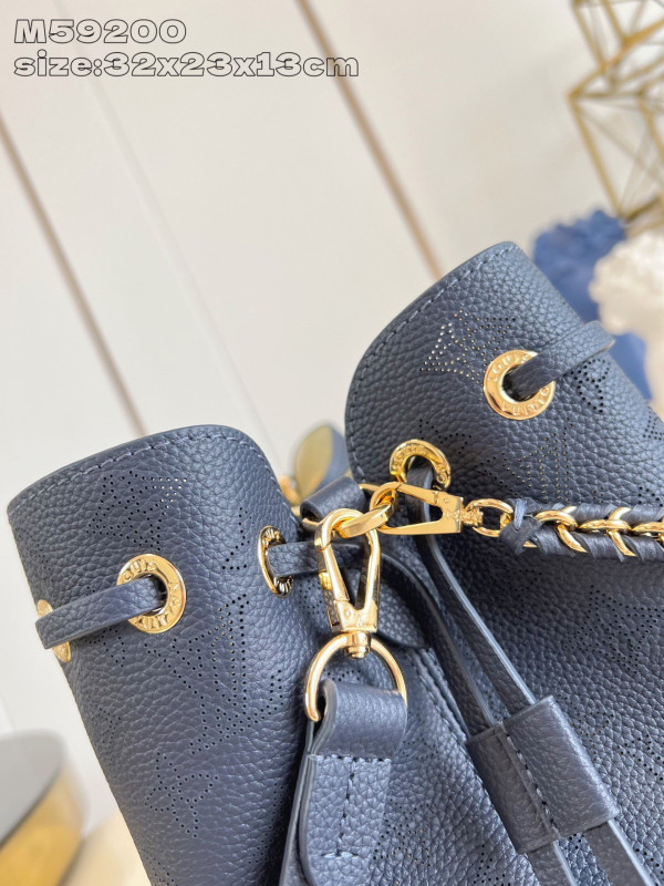 LOUIS VUITTON BELLA TOTE [M59200深蓝] CELINE CHANEL ACCESSORIES LOEWE SHOES LOUIS VUITTON DIRO YSL OTHER BRAND HANDBAGS BALENCIAGA BOTTEGA VENETA GOYARD HERMES BURBERRY VALENTINO GUCCI FENDI MIUMIU CHLOE PRADA BVLGARI SUITCASE NEW ARRIVAL 