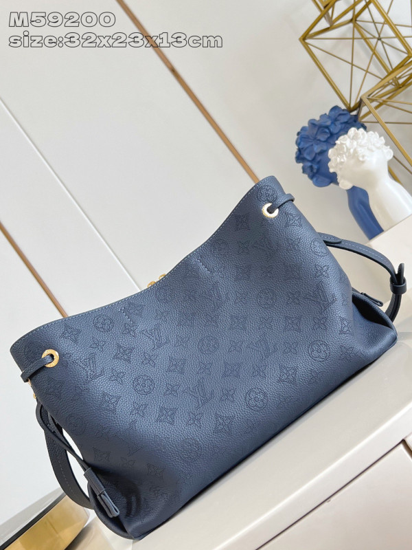 LOUIS VUITTON BELLA TOTE [M59200深蓝] CELINE CHANEL ACCESSORIES LOEWE SHOES LOUIS VUITTON DIRO YSL OTHER BRAND HANDBAGS BALENCIAGA BOTTEGA VENETA GOYARD HERMES BURBERRY VALENTINO GUCCI FENDI MIUMIU CHLOE PRADA BVLGARI SUITCASE NEW ARRIVAL 