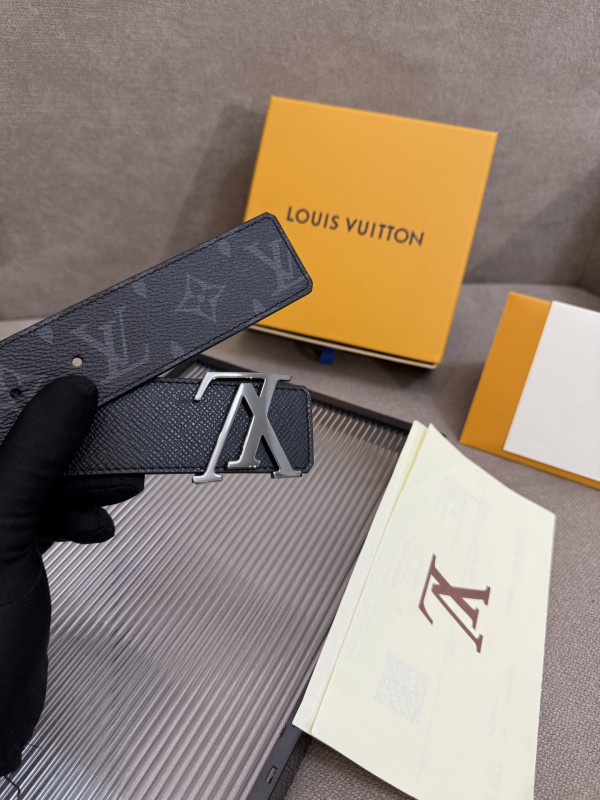 LOUIS VUITTON MEN BELT [C21EF-073600] CELINE CHANEL ACCESSORIES LOEWE SHOES LOUIS VUITTON DIRO YSL OTHER BRAND HANDBAGS BALENCIAGA BOTTEGA VENETA GOYARD HERMES BURBERRY VALENTINO GUCCI FENDI MIUMIU CHLOE PRADA BVLGARI SUITCASE NEW ARRIVAL 