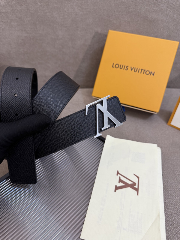 LOUIS VUITTON MEN BELT [C21EF-072159] CELINE CHANEL ACCESSORIES LOEWE SHOES LOUIS VUITTON DIRO YSL OTHER BRAND HANDBAGS BALENCIAGA BOTTEGA VENETA GOYARD HERMES BURBERRY VALENTINO GUCCI FENDI MIUMIU CHLOE PRADA BVLGARI SUITCASE NEW ARRIVAL 