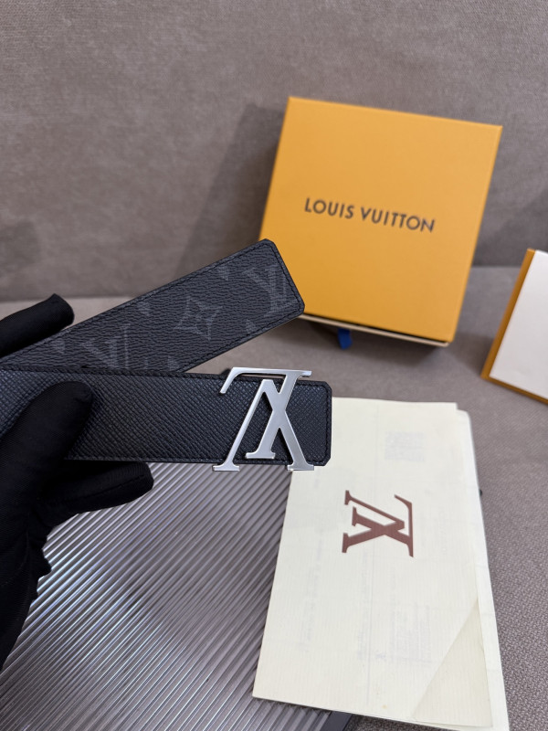 LOUIS VUITTON MEN BELT [C21EF-072159] CELINE CHANEL ACCESSORIES LOEWE SHOES LOUIS VUITTON DIRO YSL OTHER BRAND HANDBAGS BALENCIAGA BOTTEGA VENETA GOYARD HERMES BURBERRY VALENTINO GUCCI FENDI MIUMIU CHLOE PRADA BVLGARI SUITCASE NEW ARRIVAL 