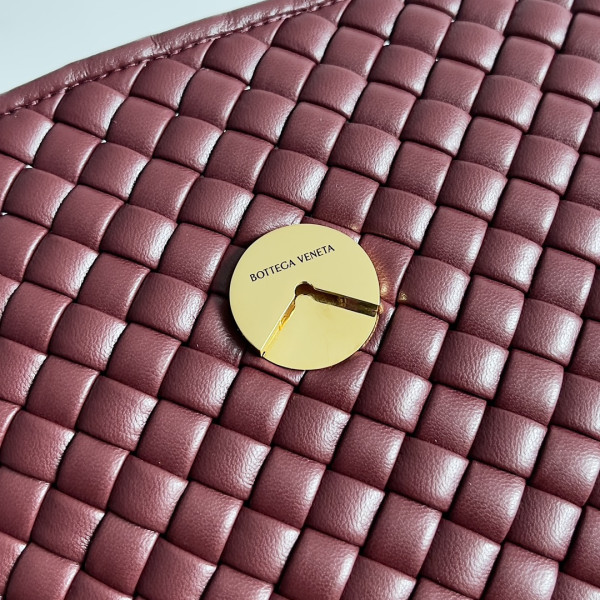BOTTEGA VENETA Patti Top Handle Bag [776783-4] CELINE CHANEL ACCESSORIES LOEWE SHOES LOUIS VUITTON DIRO YSL OTHER BRAND HANDBAGS BALENCIAGA BOTTEGA VENETA GOYARD HERMES BURBERRY VALENTINO GUCCI FENDI MIUMIU CHLOE PRADA BVLGARI SUITCASE NEW ARRIVAL 