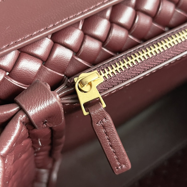 BOTTEGA VENETA Patti Top Handle Bag [776783-4] CELINE CHANEL ACCESSORIES LOEWE SHOES LOUIS VUITTON DIRO YSL OTHER BRAND HANDBAGS BALENCIAGA BOTTEGA VENETA GOYARD HERMES BURBERRY VALENTINO GUCCI FENDI MIUMIU CHLOE PRADA BVLGARI SUITCASE NEW ARRIVAL 