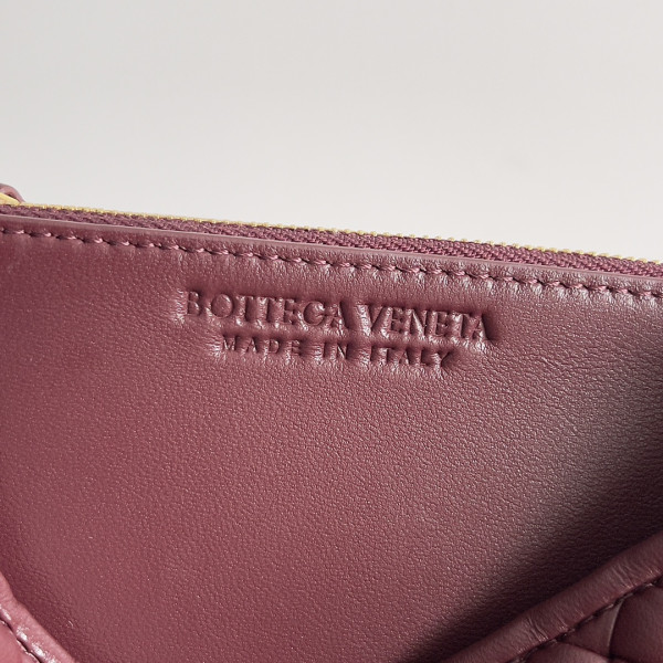 BOTTEGA VENETA Patti Top Handle Bag [776783-4] CELINE CHANEL ACCESSORIES LOEWE SHOES LOUIS VUITTON DIRO YSL OTHER BRAND HANDBAGS BALENCIAGA BOTTEGA VENETA GOYARD HERMES BURBERRY VALENTINO GUCCI FENDI MIUMIU CHLOE PRADA BVLGARI SUITCASE NEW ARRIVAL 