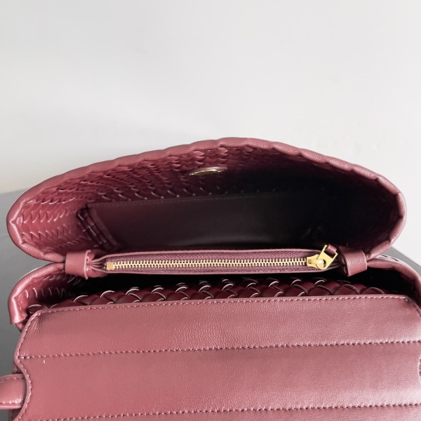 BOTTEGA VENETA Patti Top Handle Bag [776783-4] CELINE CHANEL ACCESSORIES LOEWE SHOES LOUIS VUITTON DIRO YSL OTHER BRAND HANDBAGS BALENCIAGA BOTTEGA VENETA GOYARD HERMES BURBERRY VALENTINO GUCCI FENDI MIUMIU CHLOE PRADA BVLGARI SUITCASE NEW ARRIVAL 