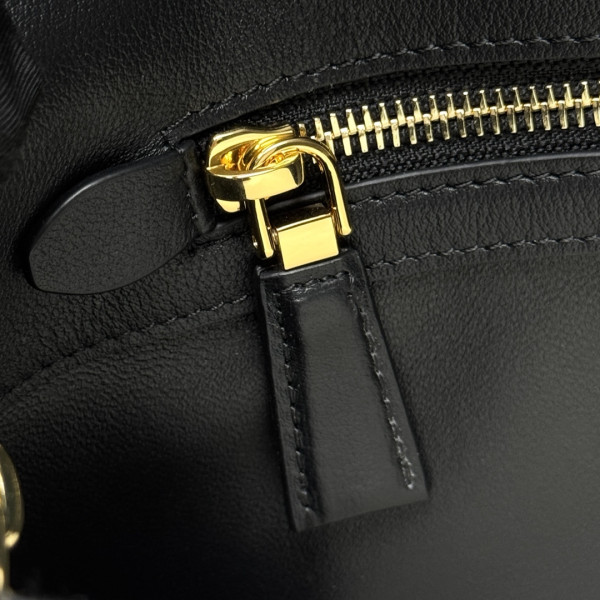 Prada Doux medium leather shoulder bag-29*16*9.5CM [1BD371-5] CELINE CHANEL ACCESSORIES LOEWE SHOES LOUIS VUITTON DIRO YSL OTHER BRAND HANDBAGS BALENCIAGA BOTTEGA VENETA GOYARD HERMES BURBERRY VALENTINO GUCCI FENDI MIUMIU CHLOE PRADA BVLGARI SUITCASE NEW ARRIVAL 