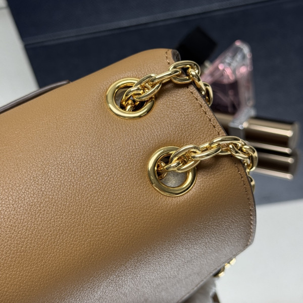 Prada Doux medium leather shoulder bag-29*16*9.5CM [1BD371-4] CELINE CHANEL ACCESSORIES LOEWE SHOES LOUIS VUITTON DIRO YSL OTHER BRAND HANDBAGS BALENCIAGA BOTTEGA VENETA GOYARD HERMES BURBERRY VALENTINO GUCCI FENDI MIUMIU CHLOE PRADA BVLGARI SUITCASE NEW ARRIVAL 