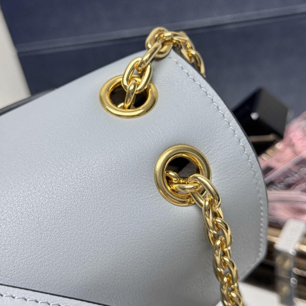 Prada Doux medium leather shoulder bag-29*16*9.5CM [1BD371] CELINE CHANEL ACCESSORIES LOEWE SHOES LOUIS VUITTON DIRO YSL OTHER BRAND HANDBAGS BALENCIAGA BOTTEGA VENETA GOYARD HERMES BURBERRY VALENTINO GUCCI FENDI MIUMIU CHLOE PRADA BVLGARI SUITCASE NEW ARRIVAL 