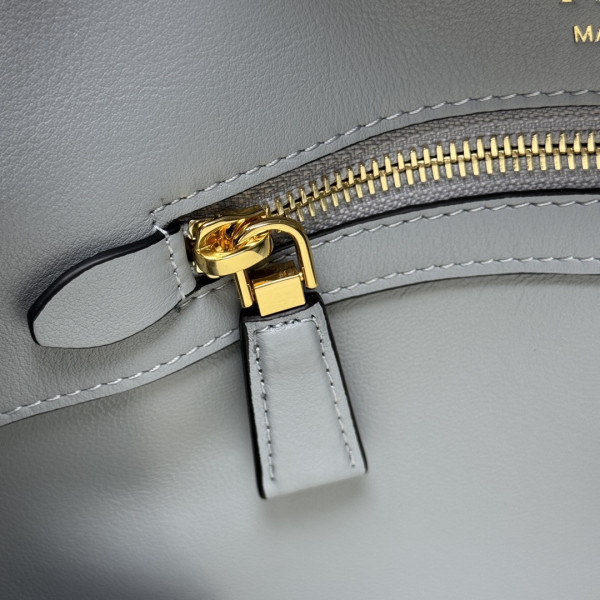 Prada Doux medium leather shoulder bag-29*16*9.5CM [1BD371] CELINE CHANEL ACCESSORIES LOEWE SHOES LOUIS VUITTON DIRO YSL OTHER BRAND HANDBAGS BALENCIAGA BOTTEGA VENETA GOYARD HERMES BURBERRY VALENTINO GUCCI FENDI MIUMIU CHLOE PRADA BVLGARI SUITCASE NEW ARRIVAL 
