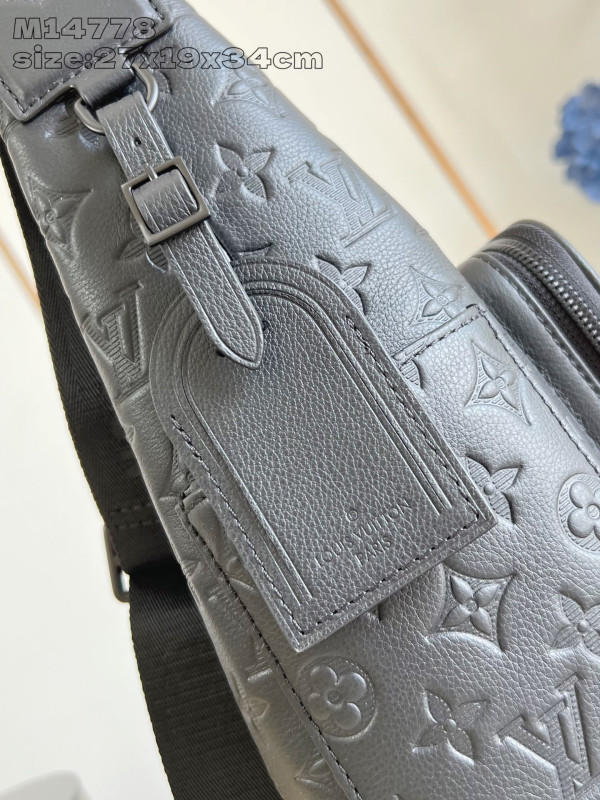 Louis Vuitton Hobo Cargo [M14778] CELINE CHANEL ACCESSORIES LOEWE SHOES LOUIS VUITTON DIRO YSL OTHER BRAND HANDBAGS BALENCIAGA BOTTEGA VENETA GOYARD HERMES BURBERRY VALENTINO GUCCI FENDI MIUMIU CHLOE PRADA BVLGARI SUITCASE NEW ARRIVAL 