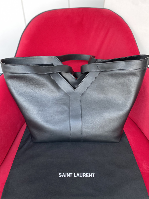 YSL y tote in leather [817602] CELINE CHANEL ACCESSORIES LOEWE SHOES LOUIS VUITTON DIRO YSL OTHER BRAND HANDBAGS BALENCIAGA BOTTEGA VENETA GOYARD HERMES BURBERRY VALENTINO GUCCI FENDI MIUMIU CHLOE PRADA BVLGARI SUITCASE NEW ARRIVAL 