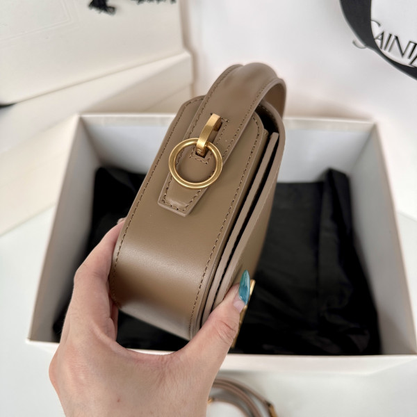 YSL VOLTAIRE in BOX SAINT LAURENT [787671-2] CELINE CHANEL ACCESSORIES LOEWE SHOES LOUIS VUITTON DIRO YSL OTHER BRAND HANDBAGS BALENCIAGA BOTTEGA VENETA GOYARD HERMES BURBERRY VALENTINO GUCCI FENDI MIUMIU CHLOE PRADA BVLGARI SUITCASE NEW ARRIVAL 