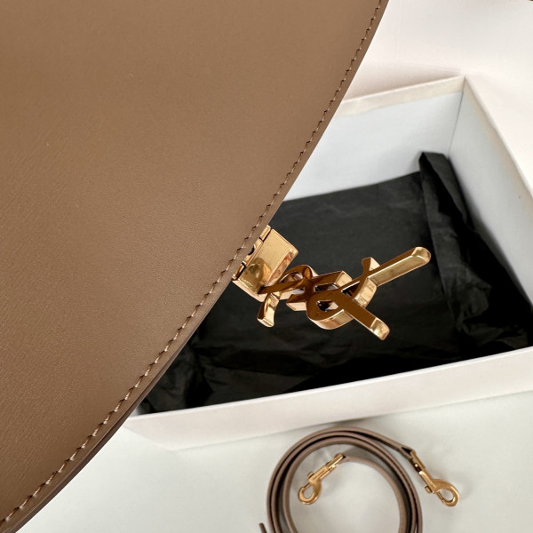 YSL VOLTAIRE in BOX SAINT LAURENT [787671-2] CELINE CHANEL ACCESSORIES LOEWE SHOES LOUIS VUITTON DIRO YSL OTHER BRAND HANDBAGS BALENCIAGA BOTTEGA VENETA GOYARD HERMES BURBERRY VALENTINO GUCCI FENDI MIUMIU CHLOE PRADA BVLGARI SUITCASE NEW ARRIVAL 