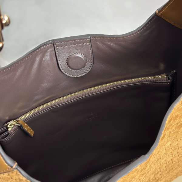 Gucci B medium shoulder bag [834981棕绒] CELINE CHANEL ACCESSORIES LOEWE SHOES LOUIS VUITTON DIRO YSL OTHER BRAND HANDBAGS BALENCIAGA BOTTEGA VENETA GOYARD HERMES BURBERRY VALENTINO GUCCI FENDI MIUMIU CHLOE PRADA BVLGARI SUITCASE NEW ARRIVAL 