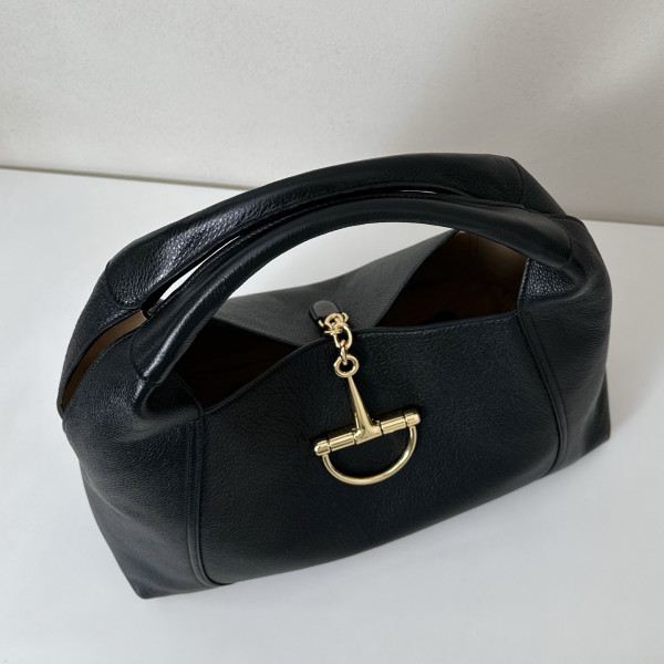 Gucci Softbit maxi shoulder bag [837466克荔] CELINE CHANEL ACCESSORIES LOEWE SHOES LOUIS VUITTON DIRO YSL OTHER BRAND HANDBAGS BALENCIAGA BOTTEGA VENETA GOYARD HERMES BURBERRY VALENTINO GUCCI FENDI MIUMIU CHLOE PRADA BVLGARI SUITCASE NEW ARRIVAL 