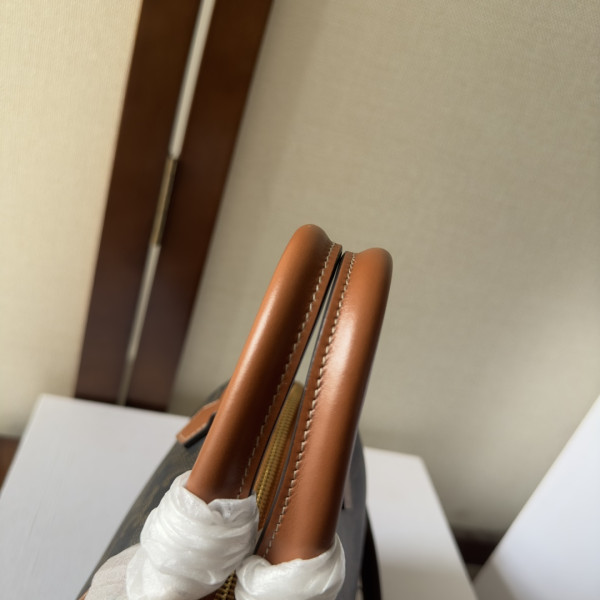 CELIN* SMALL BOSTON - 20*14*10CM [197582] CELINE CHANEL ACCESSORIES LOEWE SHOES LOUIS VUITTON DIRO YSL OTHER BRAND HANDBAGS BALENCIAGA BOTTEGA VENETA GOYARD HERMES BURBERRY VALENTINO GUCCI FENDI MIUMIU CHLOE PRADA BVLGARI SUITCASE NEW ARRIVAL 