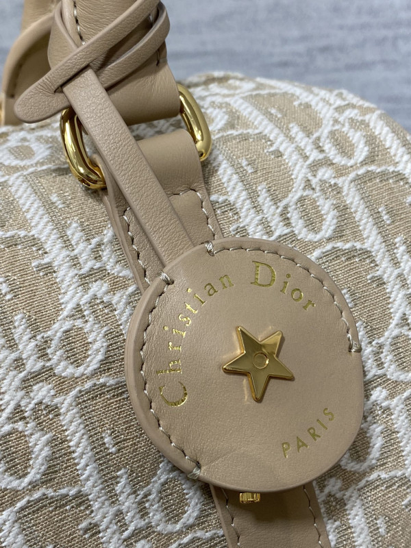 Diro Groove 25 bag [C21E8-033507] CELINE CHANEL ACCESSORIES LOEWE SHOES LOUIS VUITTON DIRO YSL OTHER BRAND HANDBAGS BALENCIAGA BOTTEGA VENETA GOYARD HERMES BURBERRY VALENTINO GUCCI FENDI MIUMIU CHLOE PRADA BVLGARI SUITCASE NEW ARRIVAL 
