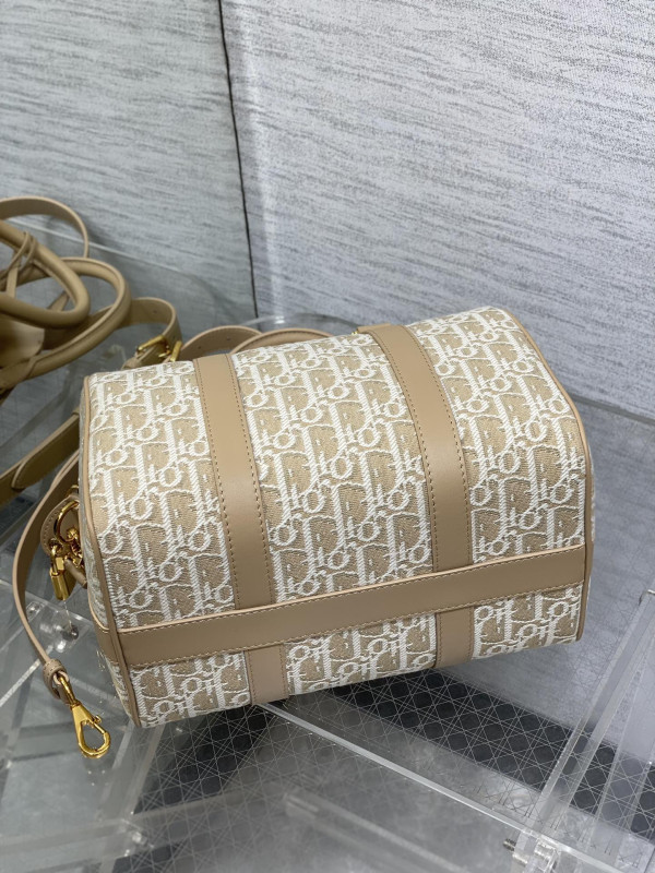 Diro Groove 25 bag [C21E8-033507] CELINE CHANEL ACCESSORIES LOEWE SHOES LOUIS VUITTON DIRO YSL OTHER BRAND HANDBAGS BALENCIAGA BOTTEGA VENETA GOYARD HERMES BURBERRY VALENTINO GUCCI FENDI MIUMIU CHLOE PRADA BVLGARI SUITCASE NEW ARRIVAL 