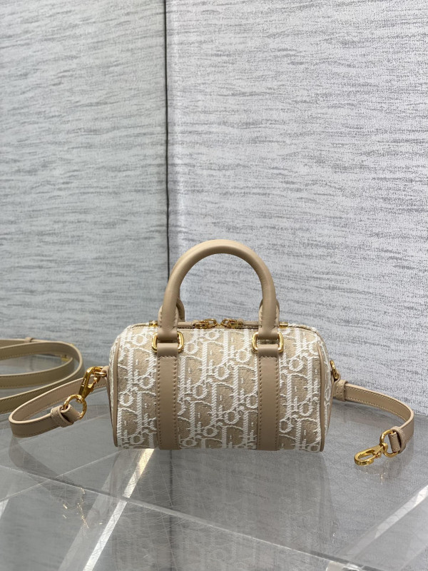 Diro Groove 17 Nano Bag [C21E8-033217] CELINE CHANEL ACCESSORIES LOEWE SHOES LOUIS VUITTON DIRO YSL OTHER BRAND HANDBAGS BALENCIAGA BOTTEGA VENETA GOYARD HERMES BURBERRY VALENTINO GUCCI FENDI MIUMIU CHLOE PRADA BVLGARI SUITCASE NEW ARRIVAL 