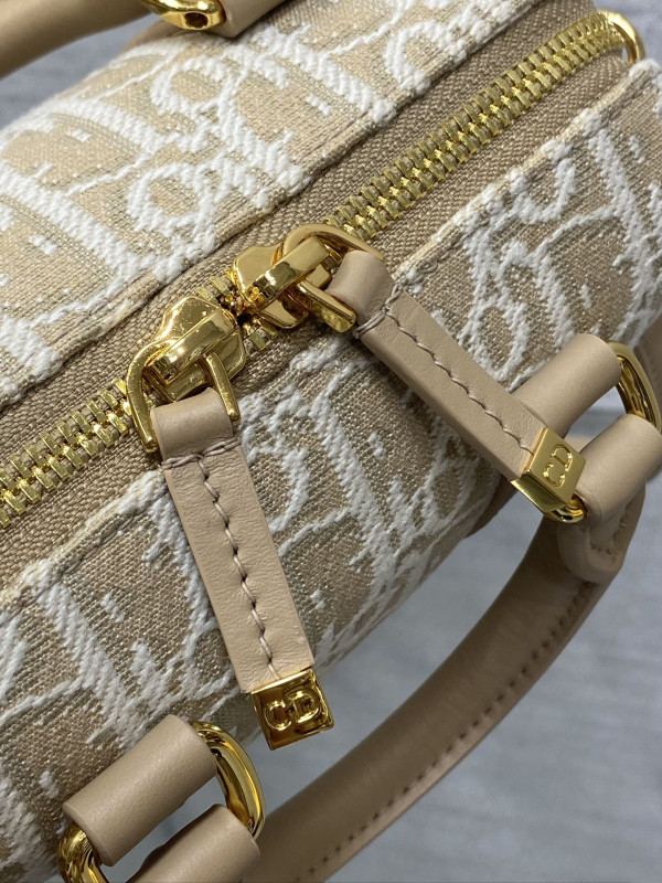 Diro Groove 17 Nano Bag [C21E8-033217] CELINE CHANEL ACCESSORIES LOEWE SHOES LOUIS VUITTON DIRO YSL OTHER BRAND HANDBAGS BALENCIAGA BOTTEGA VENETA GOYARD HERMES BURBERRY VALENTINO GUCCI FENDI MIUMIU CHLOE PRADA BVLGARI SUITCASE NEW ARRIVAL 