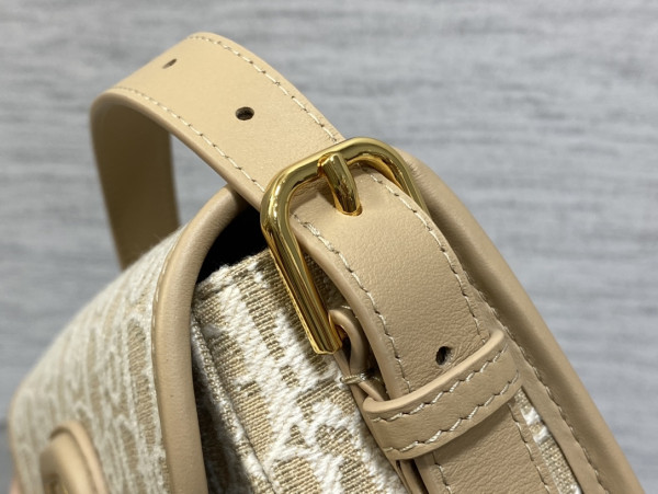 Diro Bobby East-West Bag [C21E8-032603] CELINE CHANEL ACCESSORIES LOEWE SHOES LOUIS VUITTON DIRO YSL OTHER BRAND HANDBAGS BALENCIAGA BOTTEGA VENETA GOYARD HERMES BURBERRY VALENTINO GUCCI FENDI MIUMIU CHLOE PRADA BVLGARI SUITCASE NEW ARRIVAL 