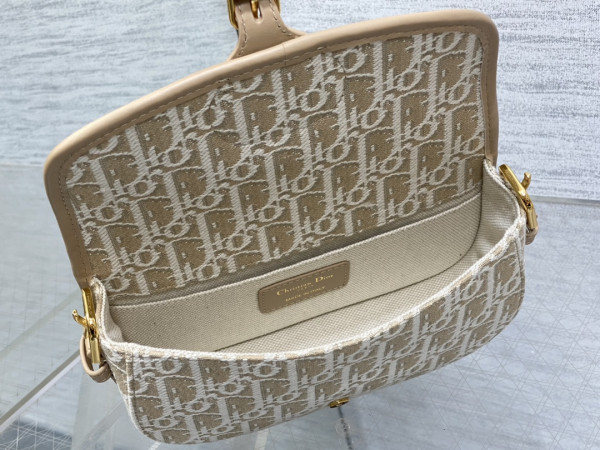 Diro Bobby East-West Bag [C21E8-032603] CELINE CHANEL ACCESSORIES LOEWE SHOES LOUIS VUITTON DIRO YSL OTHER BRAND HANDBAGS BALENCIAGA BOTTEGA VENETA GOYARD HERMES BURBERRY VALENTINO GUCCI FENDI MIUMIU CHLOE PRADA BVLGARI SUITCASE NEW ARRIVAL 