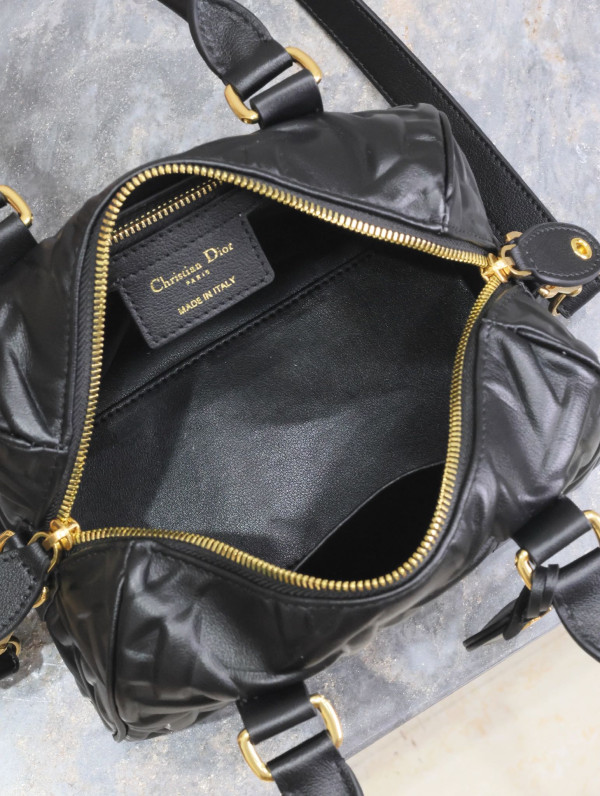 Diro Groove 20 bag [C21E5-085101] CELINE CHANEL ACCESSORIES LOEWE SHOES LOUIS VUITTON DIRO YSL OTHER BRAND HANDBAGS BALENCIAGA BOTTEGA VENETA GOYARD HERMES BURBERRY VALENTINO GUCCI FENDI MIUMIU CHLOE PRADA BVLGARI SUITCASE NEW ARRIVAL 