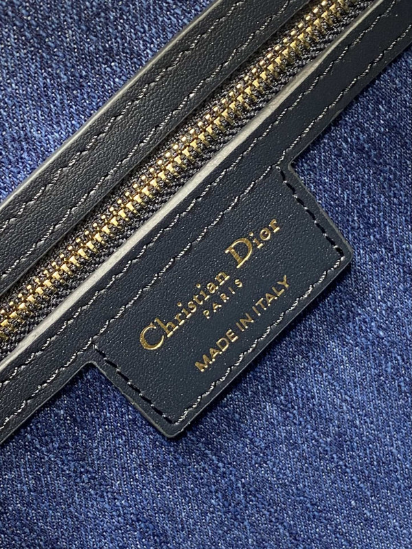Diro Groove 20 bag [C21E5-084424] CELINE CHANEL ACCESSORIES LOEWE SHOES LOUIS VUITTON DIRO YSL OTHER BRAND HANDBAGS BALENCIAGA BOTTEGA VENETA GOYARD HERMES BURBERRY VALENTINO GUCCI FENDI MIUMIU CHLOE PRADA BVLGARI SUITCASE NEW ARRIVAL 