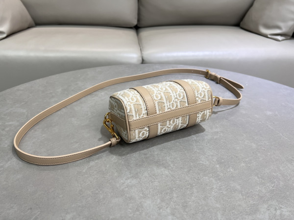 Diro Groove 17 Nano Bag [C21E5-083802] CELINE CHANEL ACCESSORIES LOEWE SHOES LOUIS VUITTON DIRO YSL OTHER BRAND HANDBAGS BALENCIAGA BOTTEGA VENETA GOYARD HERMES BURBERRY VALENTINO GUCCI FENDI MIUMIU CHLOE PRADA BVLGARI SUITCASE NEW ARRIVAL 