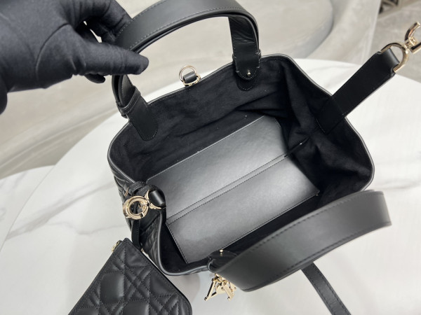 Small Diro Toujours Bag-23*15*15CM [C21E5-075904] CELINE CHANEL ACCESSORIES LOEWE SHOES LOUIS VUITTON DIRO YSL OTHER BRAND HANDBAGS BALENCIAGA BOTTEGA VENETA GOYARD HERMES BURBERRY VALENTINO GUCCI FENDI MIUMIU CHLOE PRADA BVLGARI SUITCASE NEW ARRIVAL 