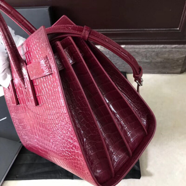 GUCCI SLIDE SANDALS [C21E5-031553] CELINE CHANEL ACCESSORIES LOEWE SHOES LOUIS VUITTON DIRO YSL OTHER BRAND HANDBAGS BALENCIAGA BOTTEGA VENETA GOYARD HERMES BURBERRY VALENTINO GUCCI FENDI MIUMIU CHLOE PRADA BVLGARI SUITCASE NEW ARRIVAL 