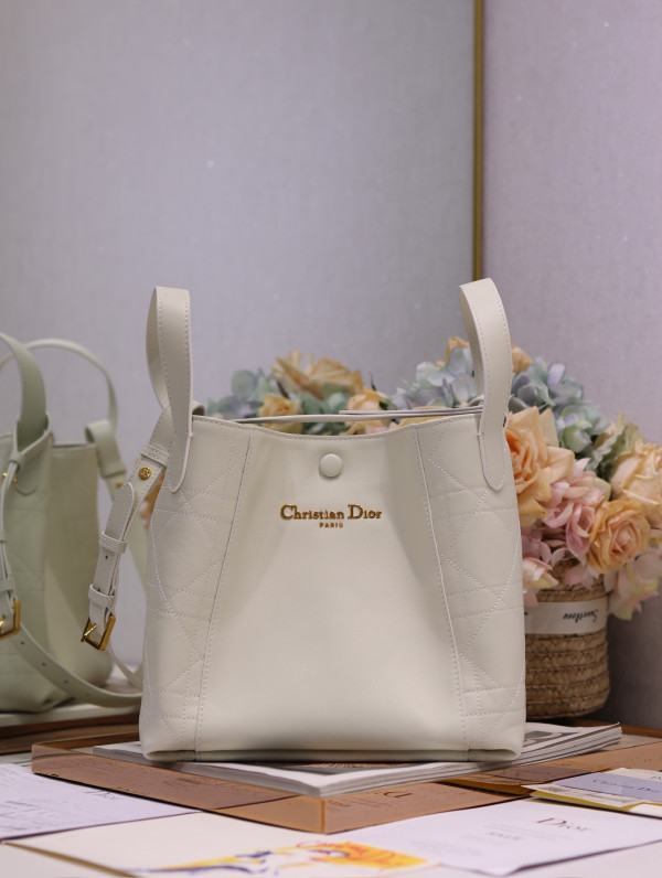 (image for) Diro Medium Signature Bucket Bag - 24*23*14CM